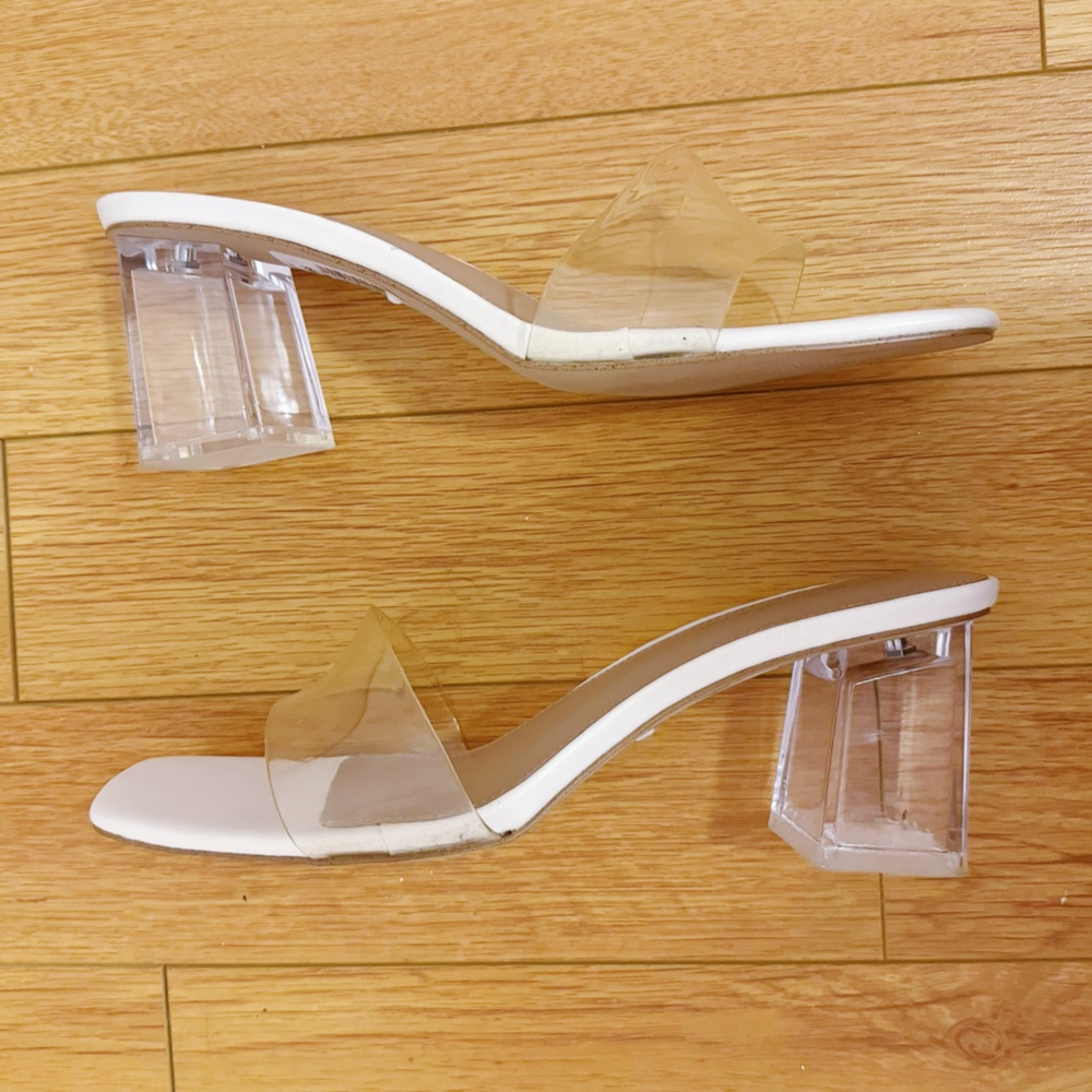 BCBG Luckee Women’s Slip On Pumps